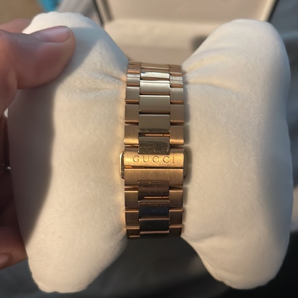 Gucci Rose Gold Watch, can customize the size - Picture 4 of 6